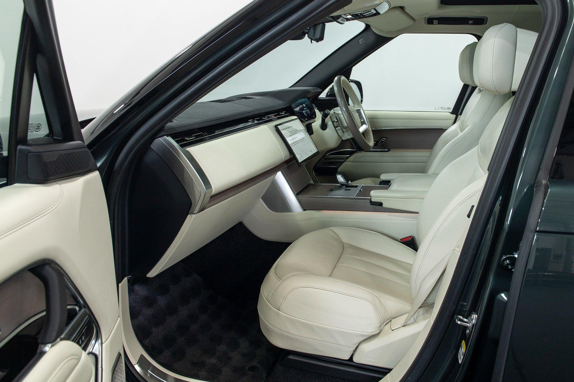 Land Rover Range Rover view 40