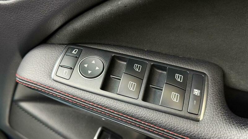 Mercedes-Benz GLA view 12