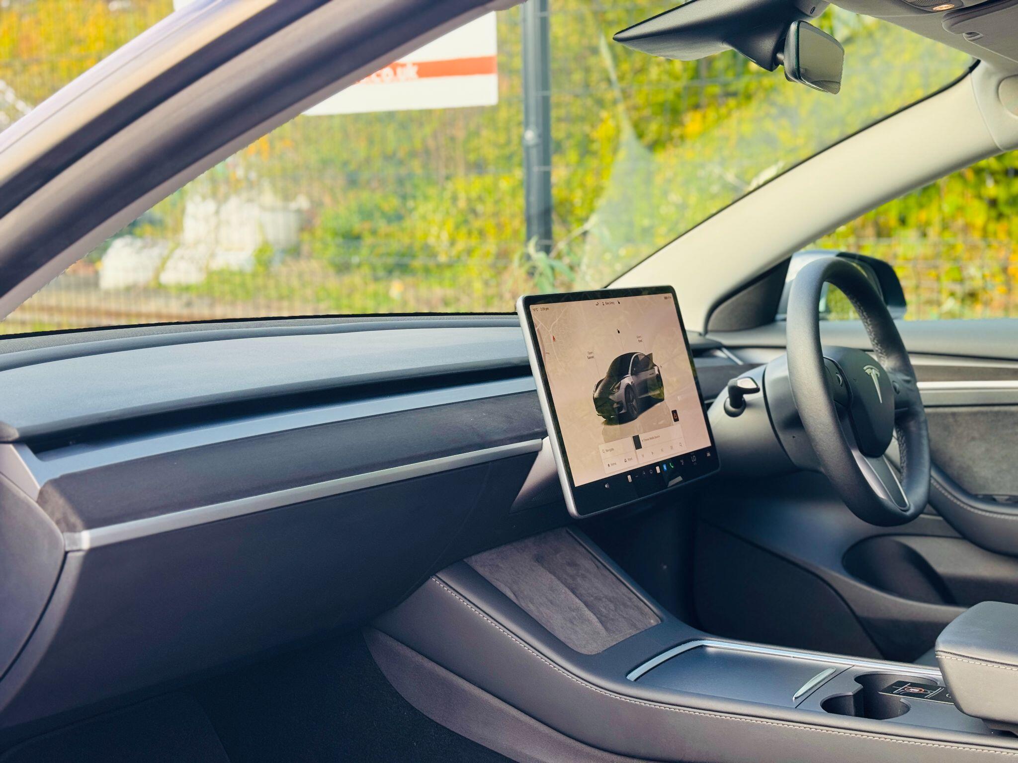Tesla Model 3 view 25