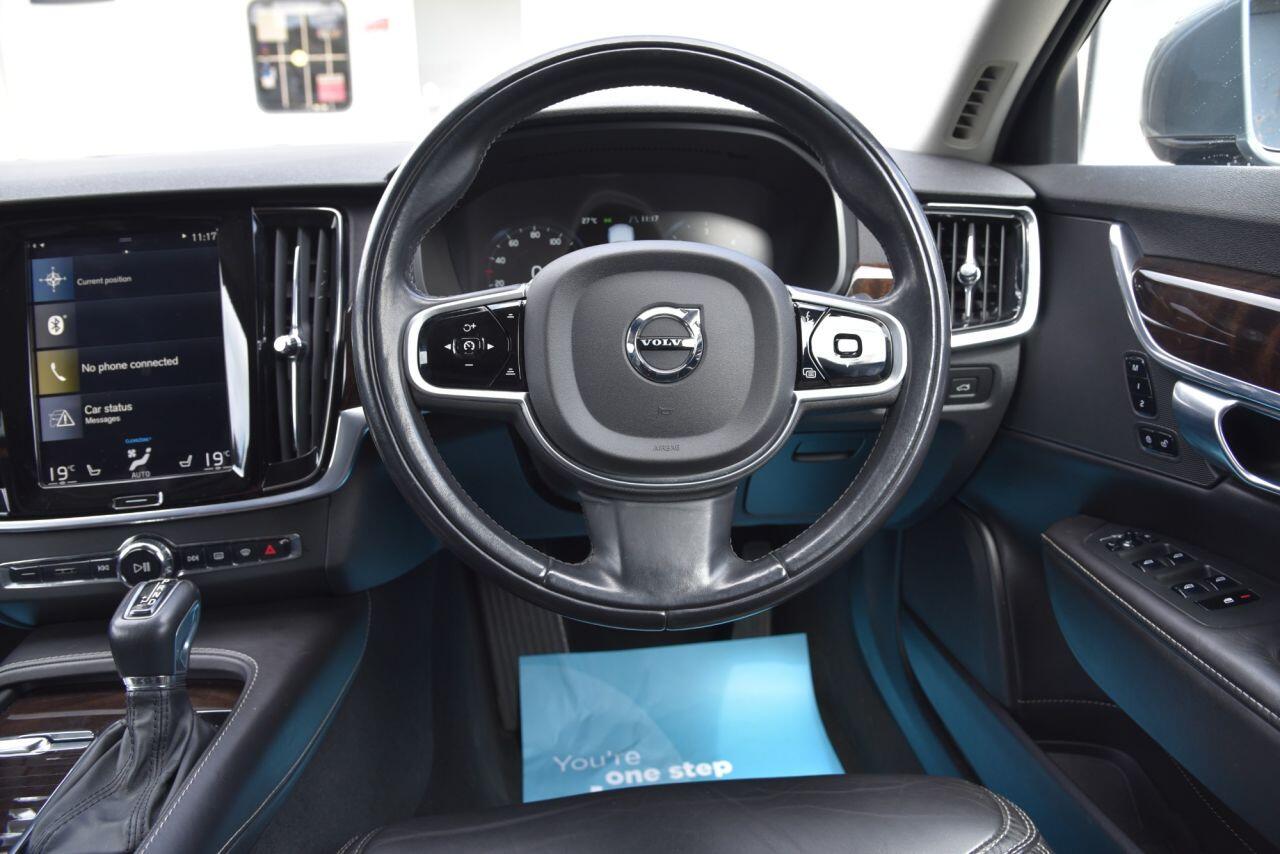 Volvo V90 view 28