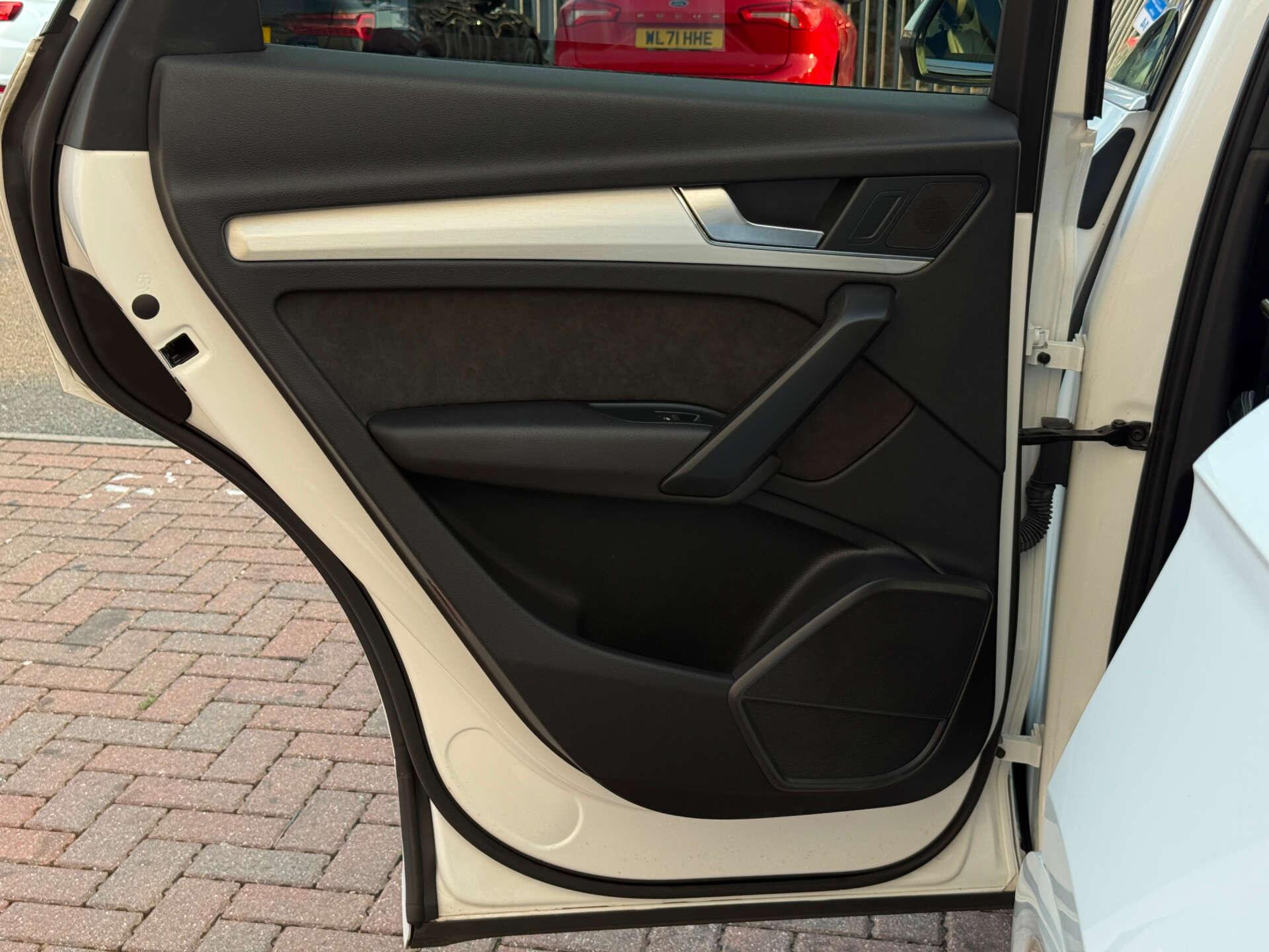 Audi Q5 view 36