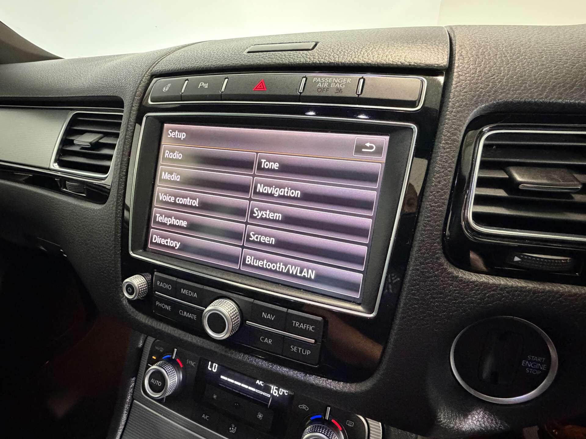 Volkswagen Touareg view 52