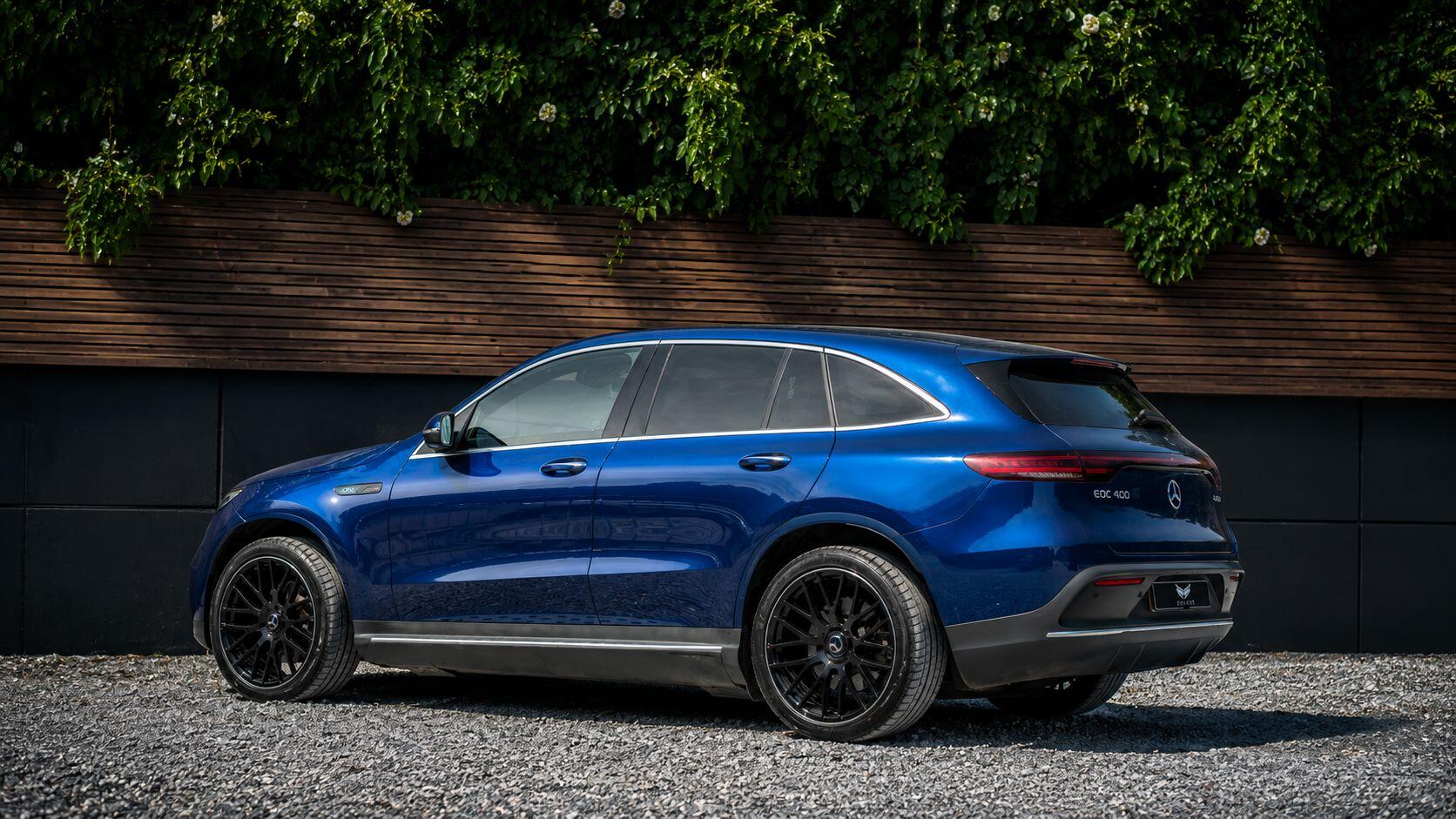 Mercedes-Benz EQC view 9