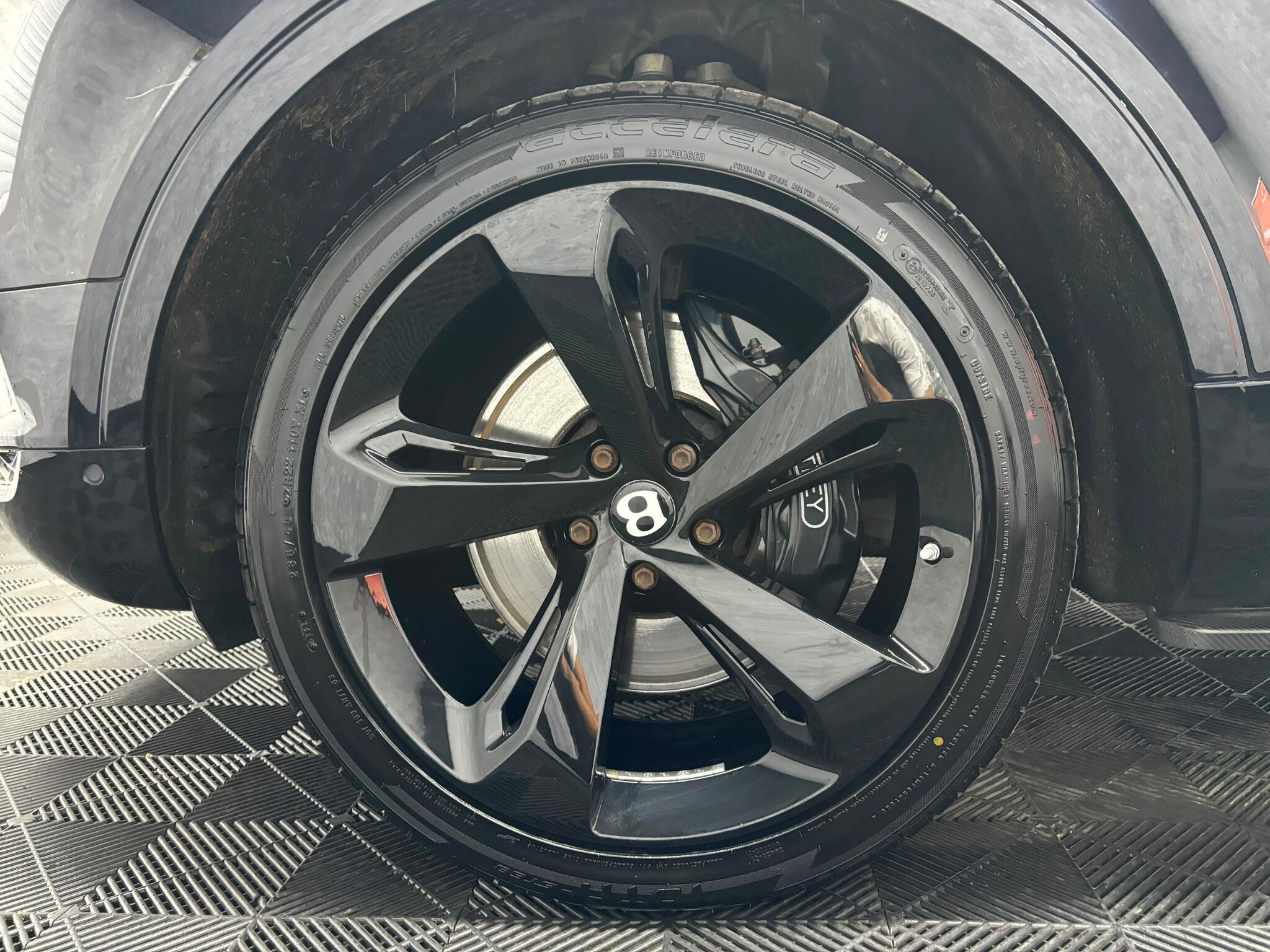 Bentley Bentayga view 47
