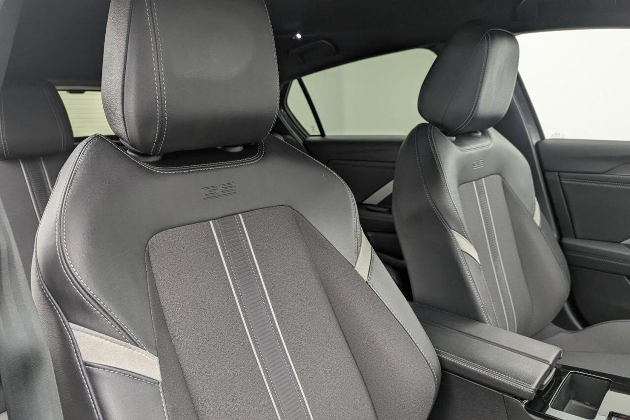 Vauxhall Astra view 15
