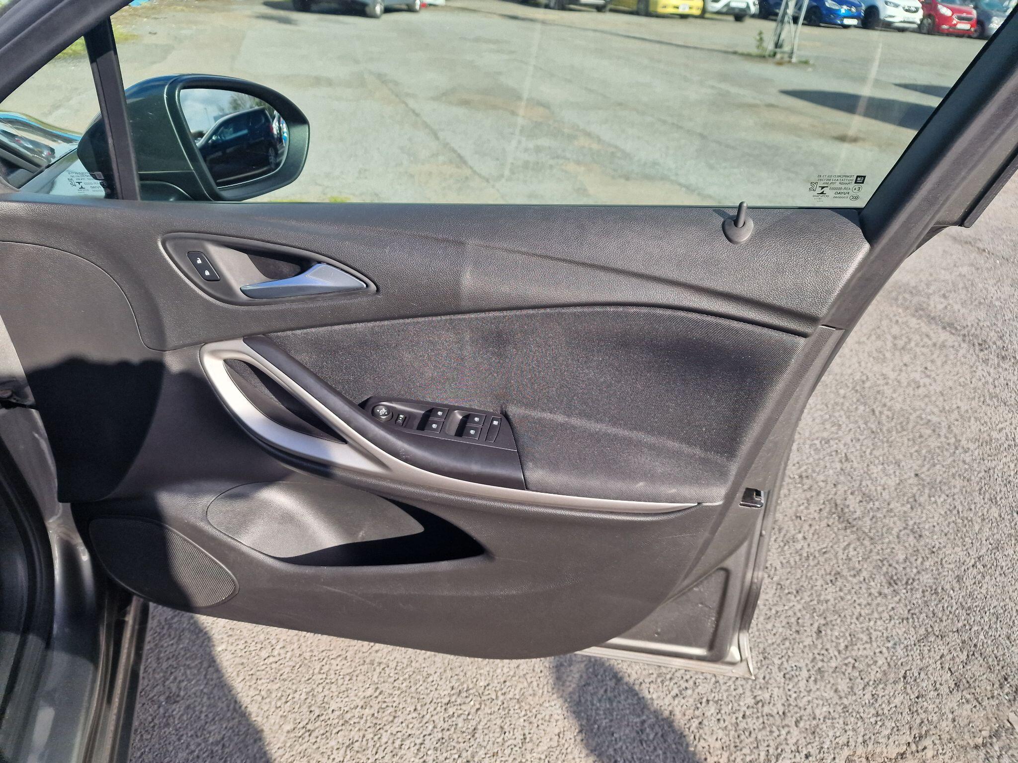 Vauxhall Astra view 34