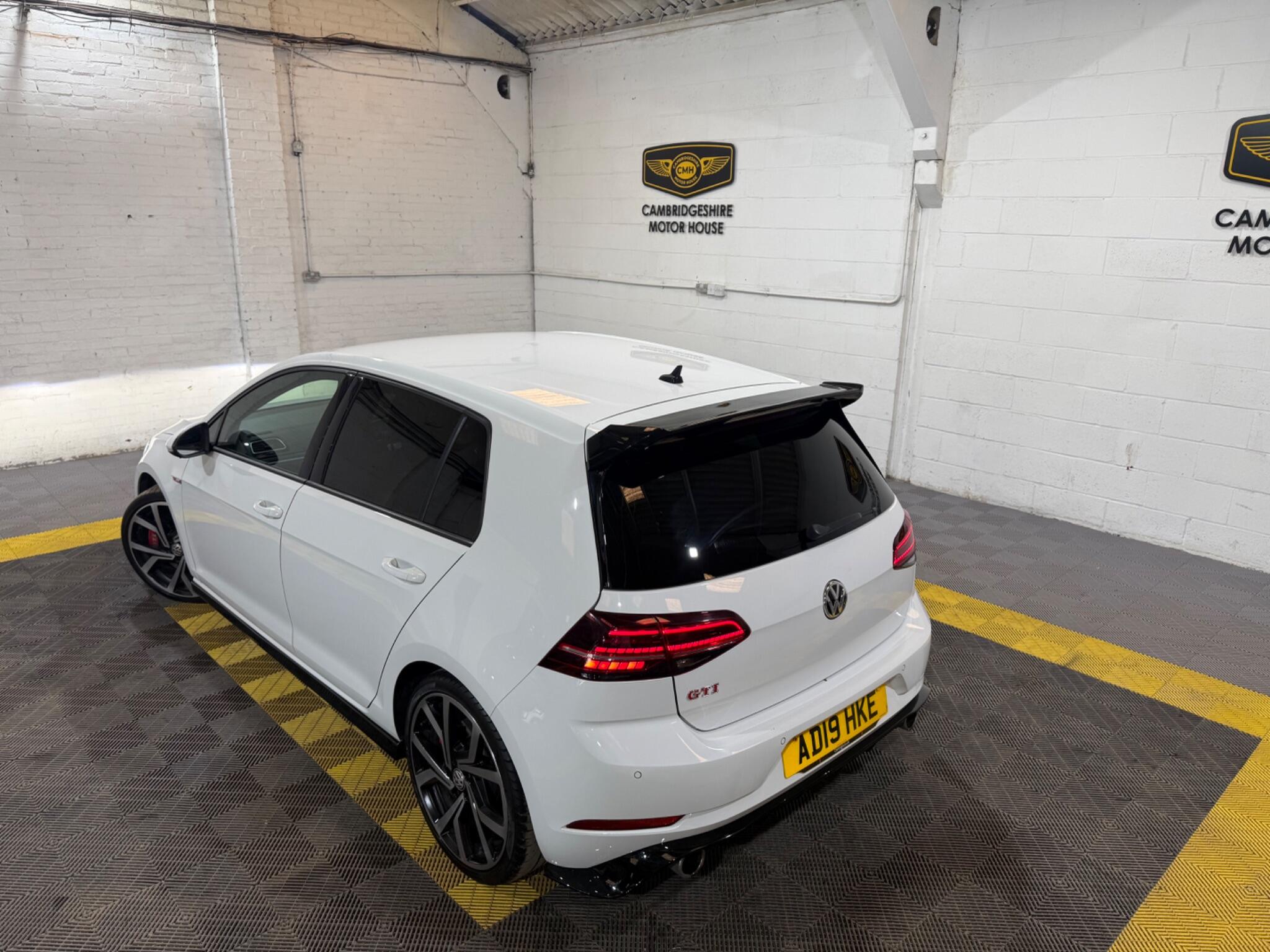 Volkswagen Golf view 2