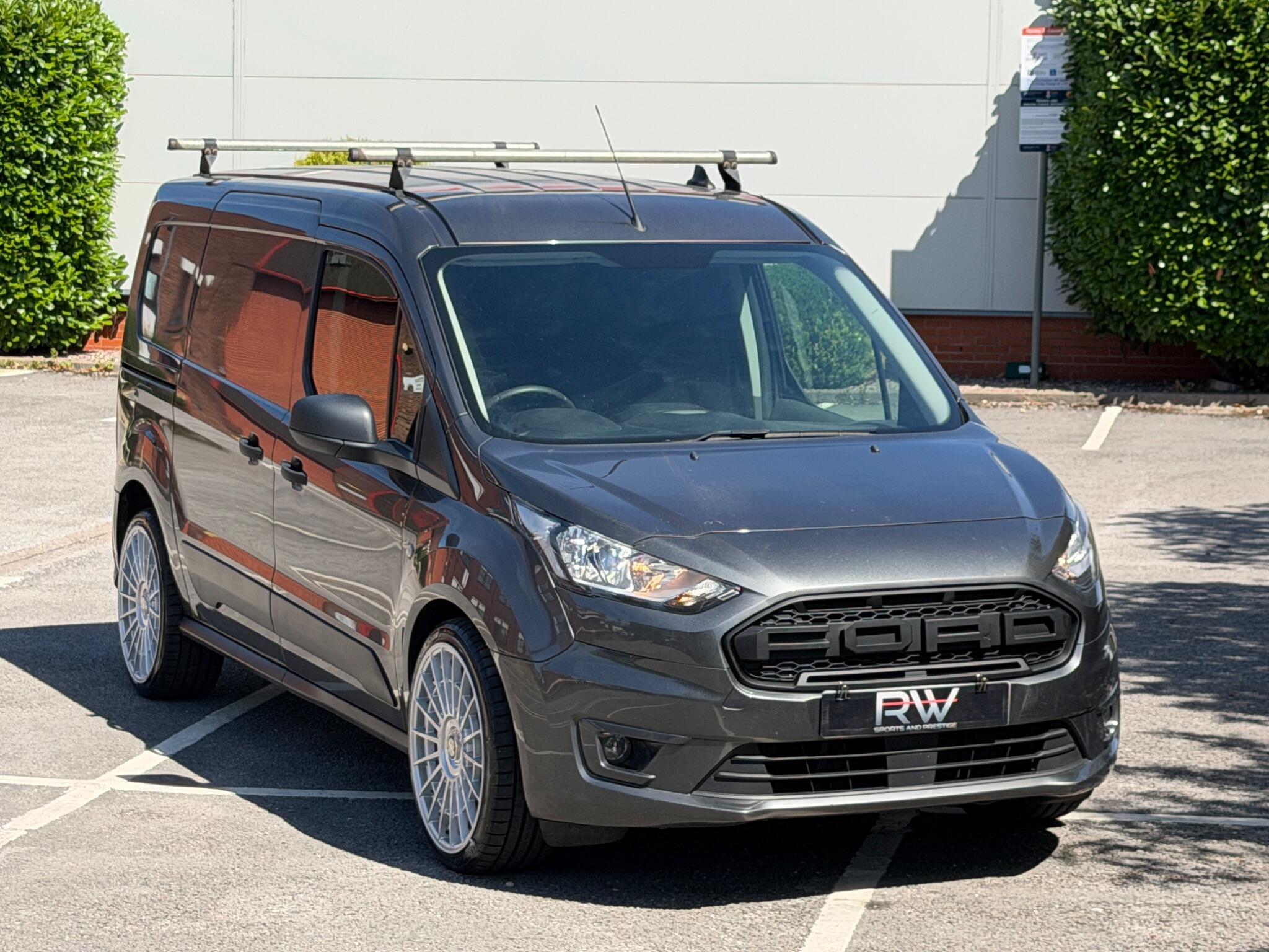 Ford Transit Connect view 39