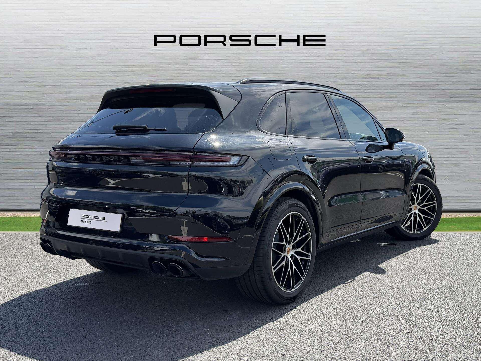 Porsche Cayenne view 3