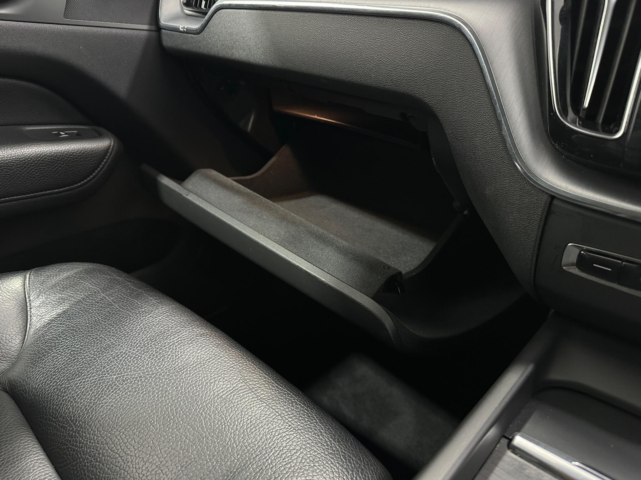 Volvo XC60 view 28