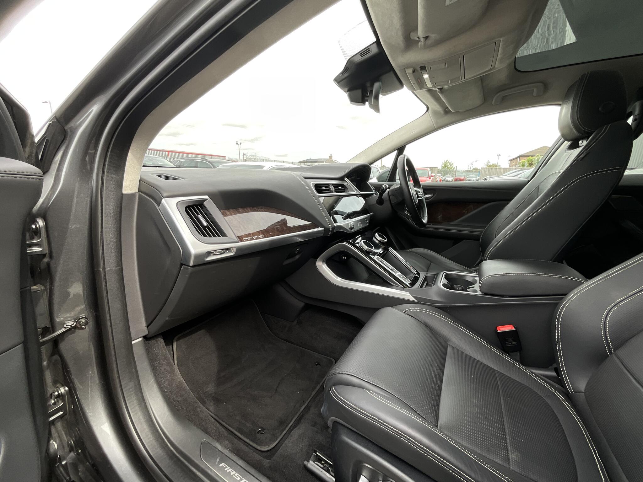 Jaguar I-Pace view 17