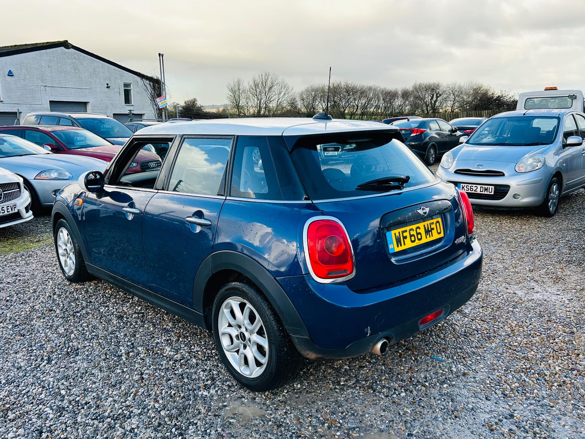 MINI Hatch view 7
