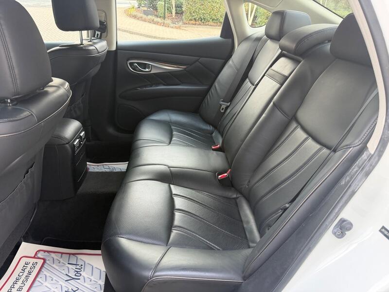 2012 Infiniti M 3.5 35h V6 GT Premium Auto Euro 5 (s/s) 4dr • 7,481 miles image 30