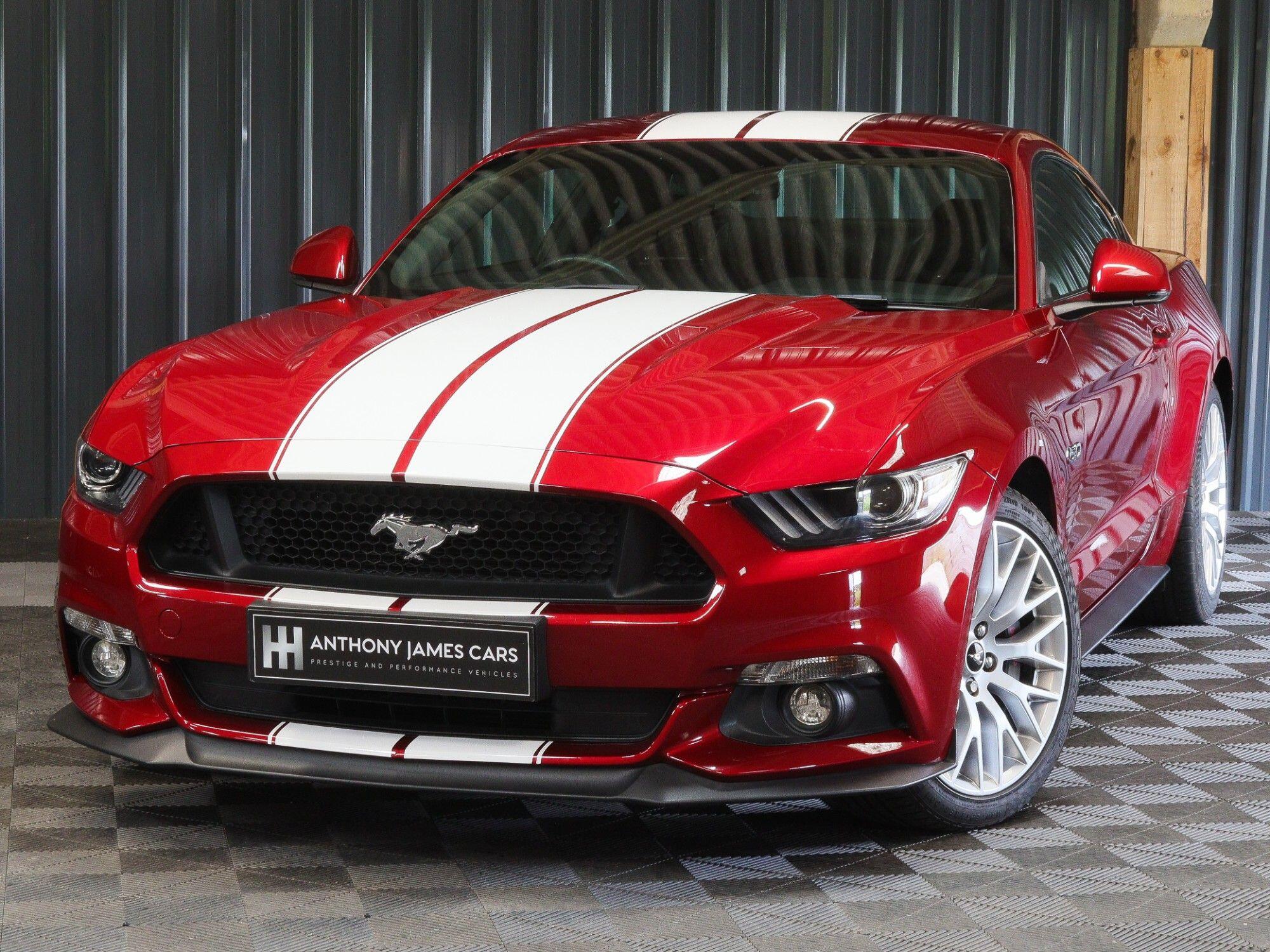 Ford Mustang view 4