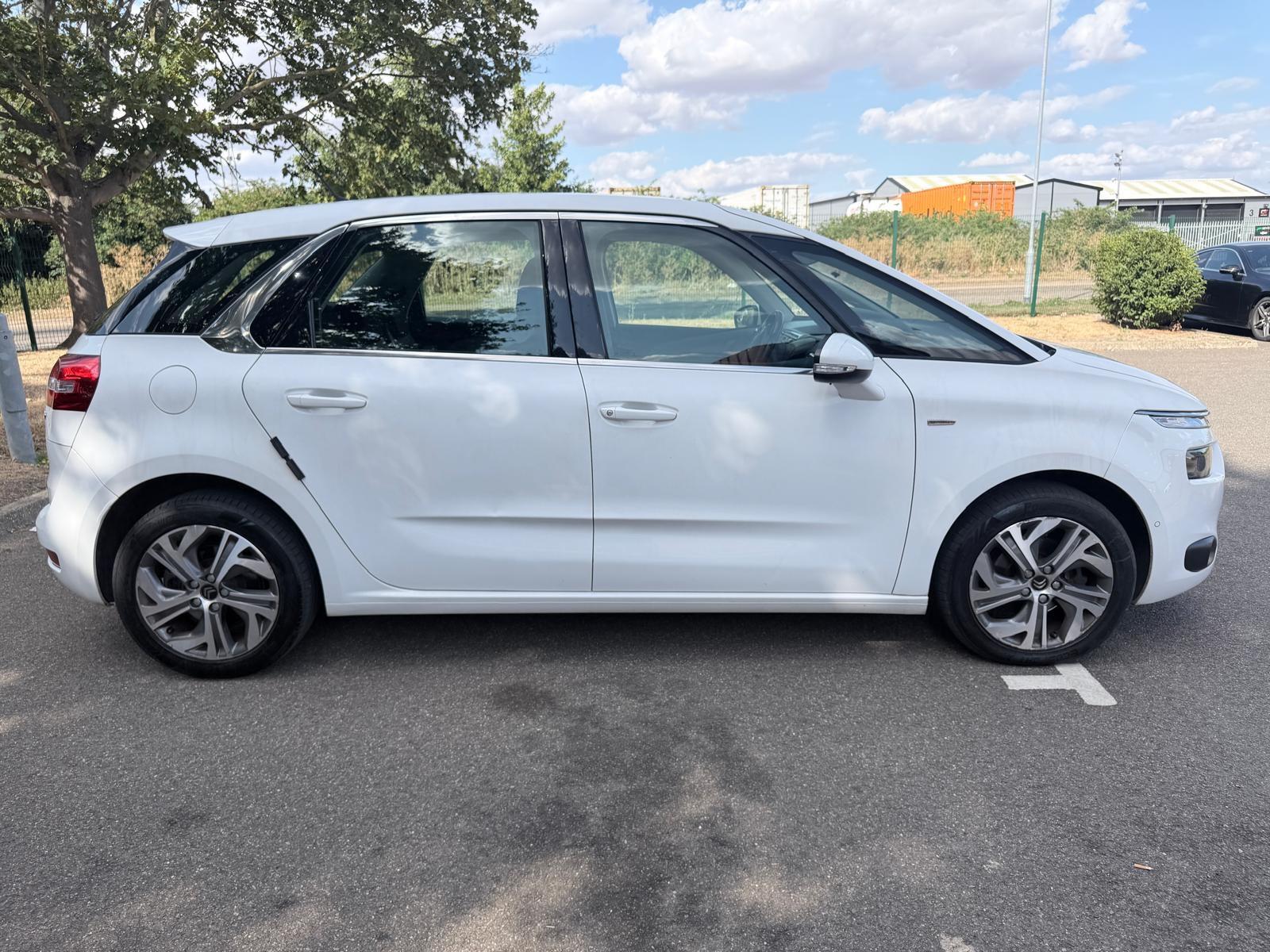 Citroen C4 Picasso view 8