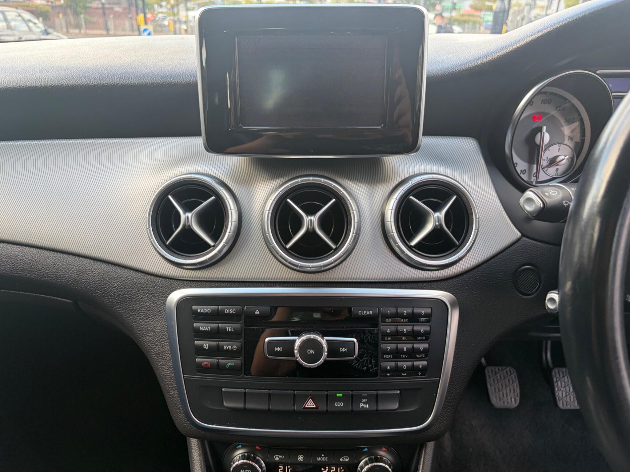 Mercedes-Benz Cla view 46