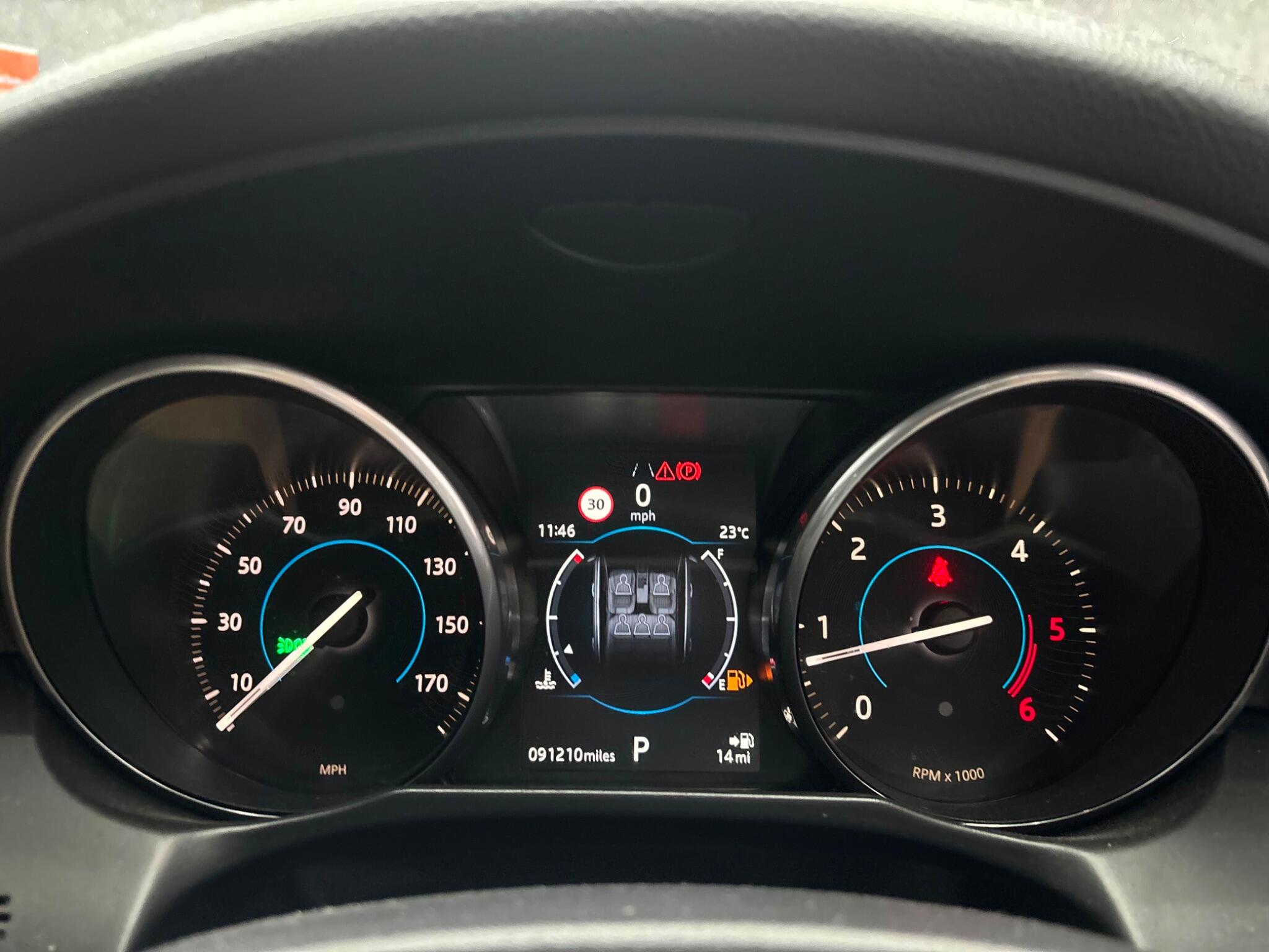 Jaguar XF view 19