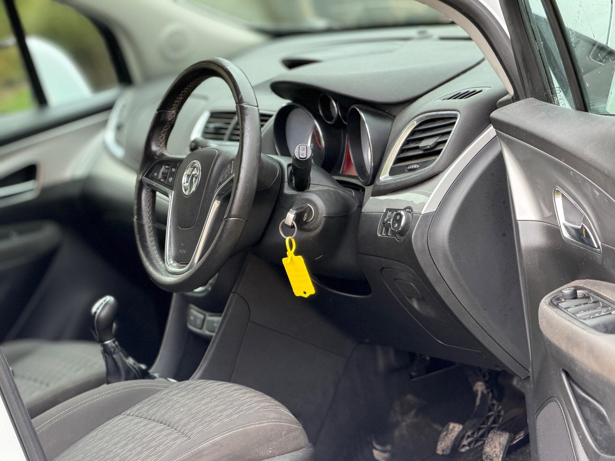 2014 Vauxhall Mokka 1.7 CDTi Exclusiv 4WD Euro 5 (s/s) 5dr image 25