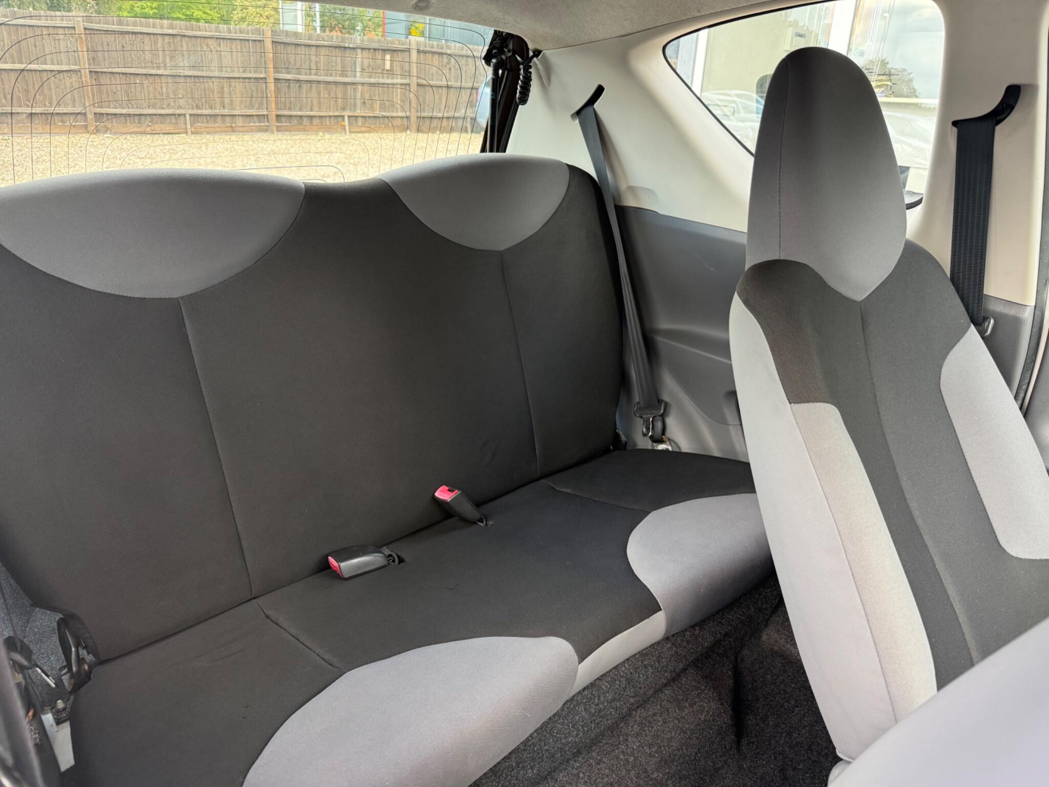 Citroen C1 view 11