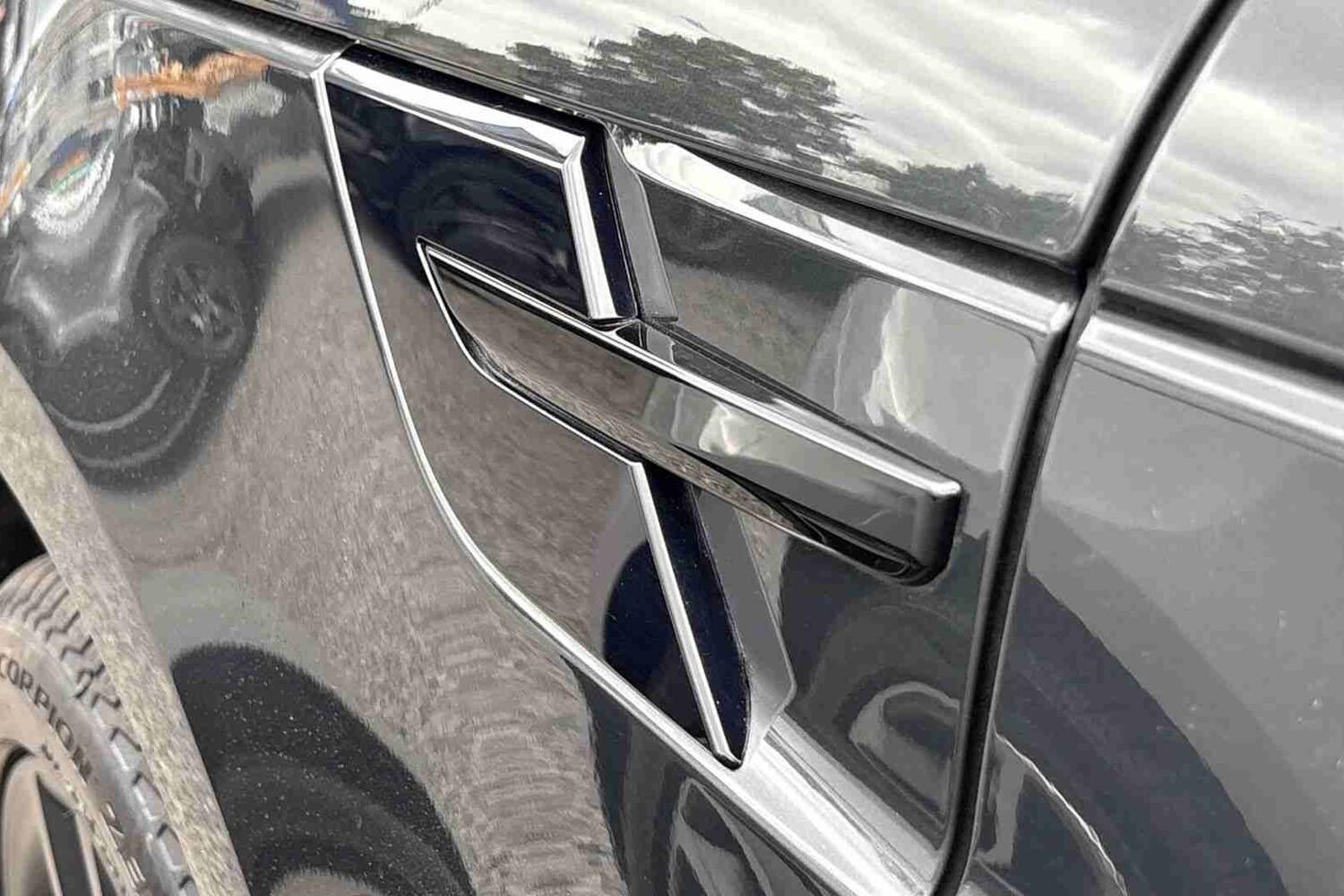 Land Rover Range Rover Sport view 26
