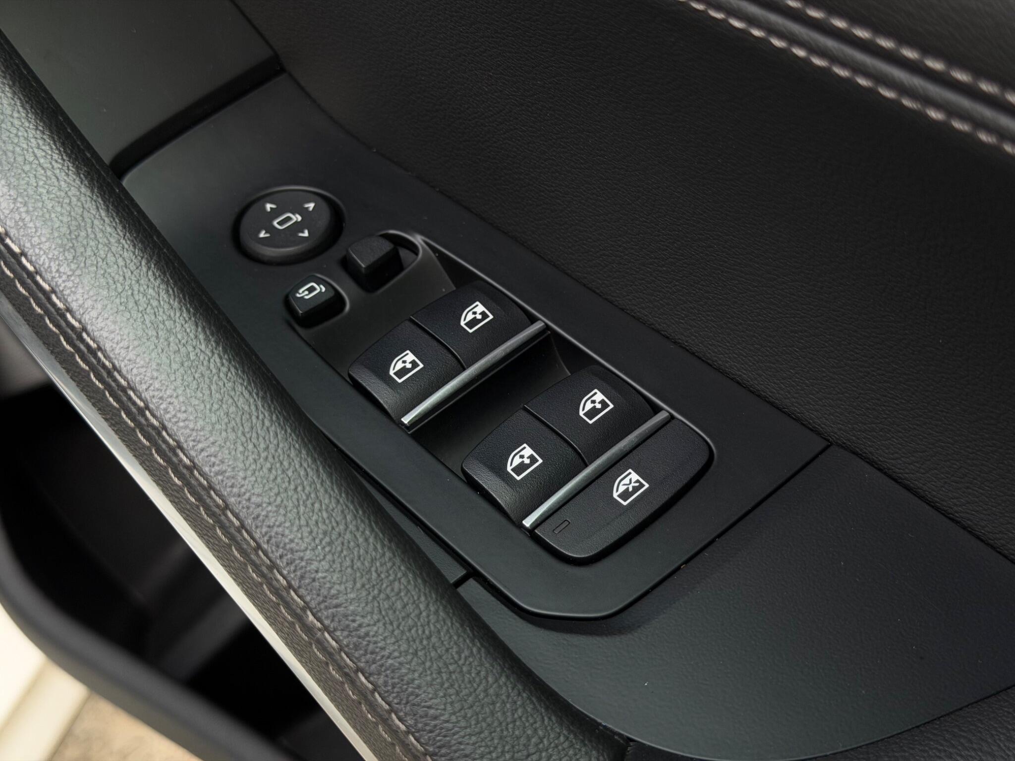 BMW X6 view 22