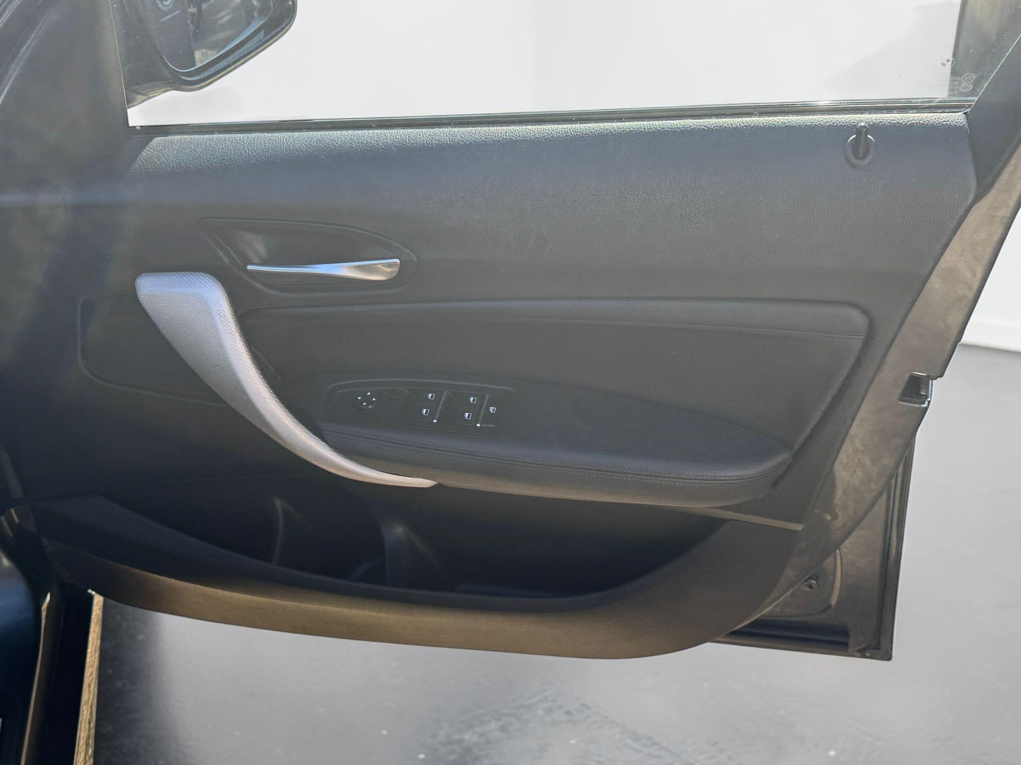 BMW 1 Series view 26
