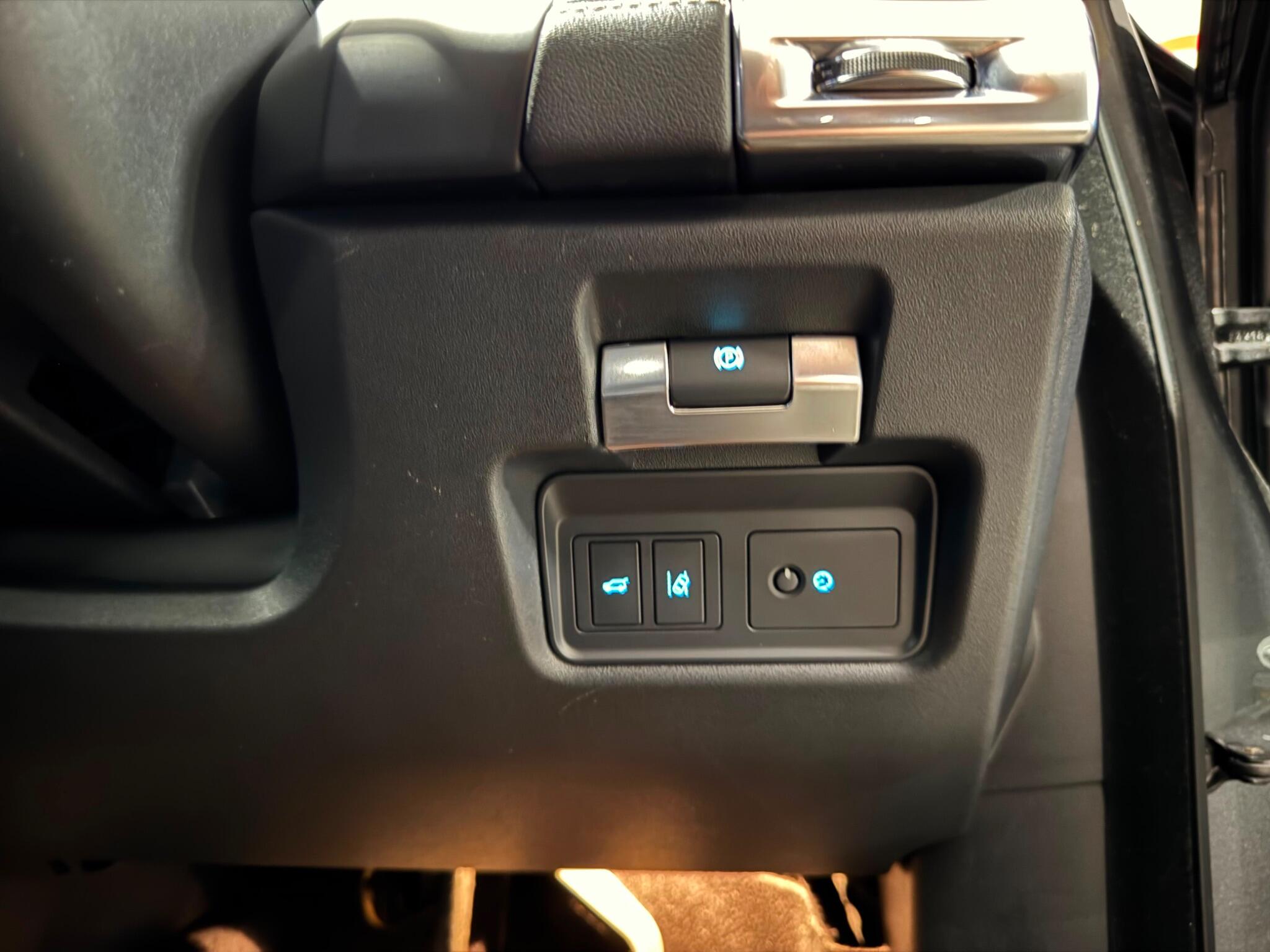 Jaguar E-Pace view 27