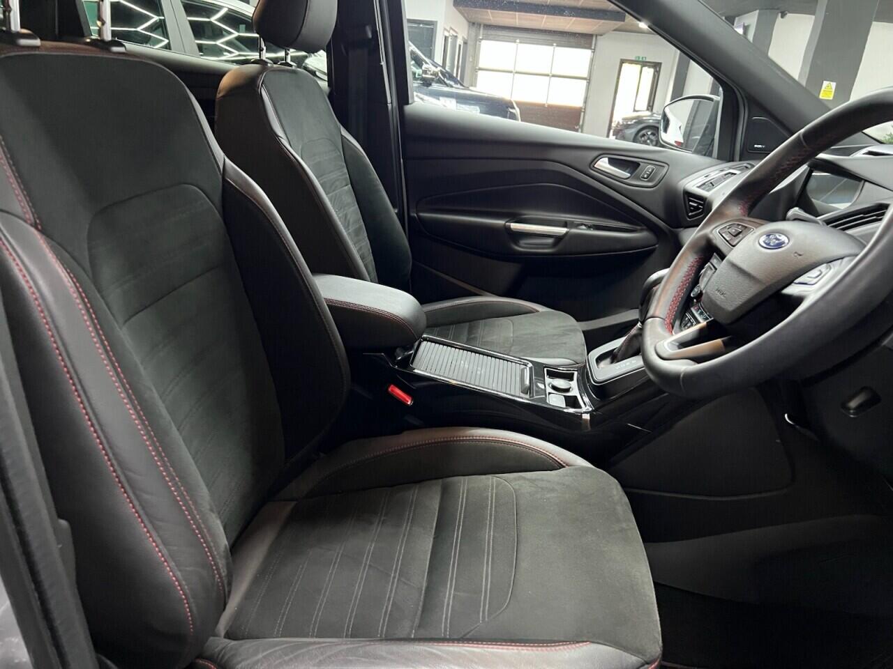 Ford Kuga view 34
