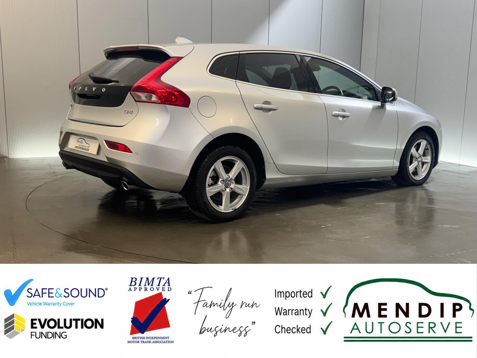 Volvo V40 view 26