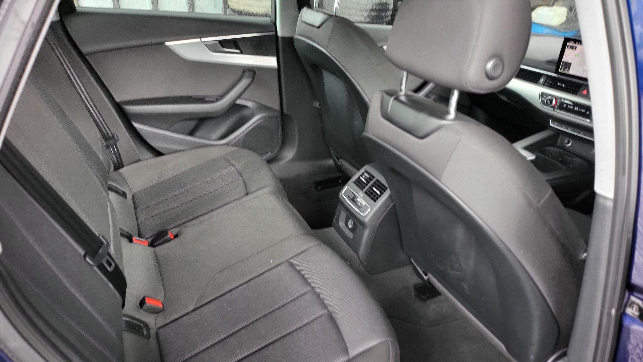 Audi A4 view 18