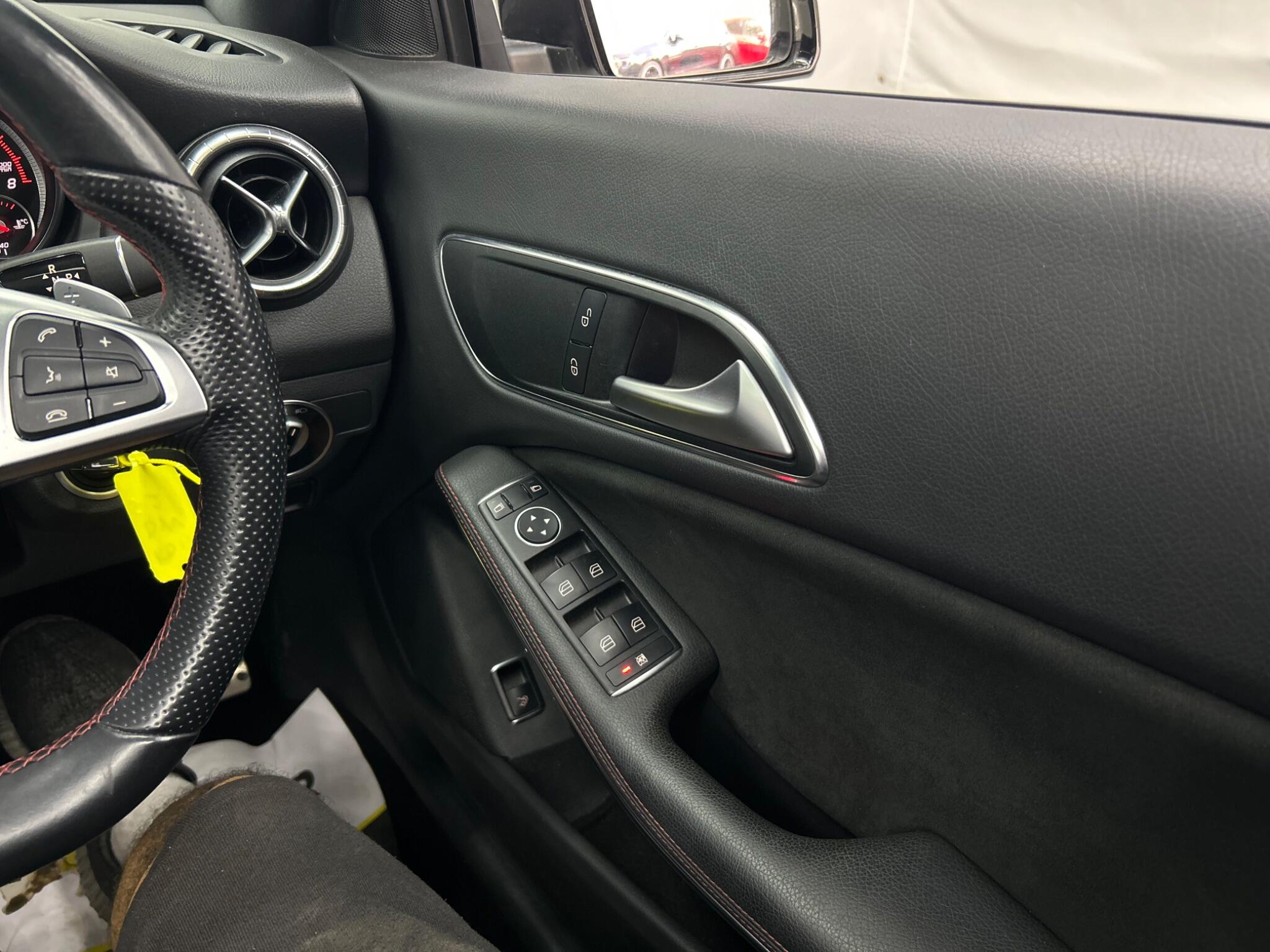 Mercedes-Benz Cla view 26