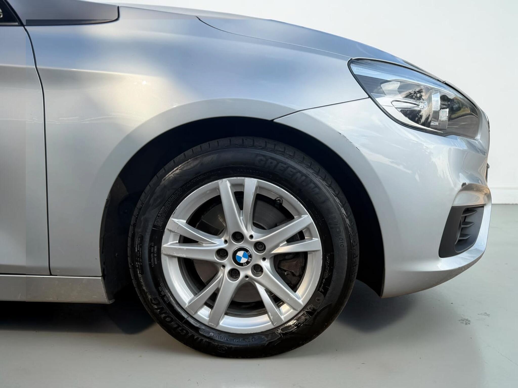 BMW 2 Series view 40