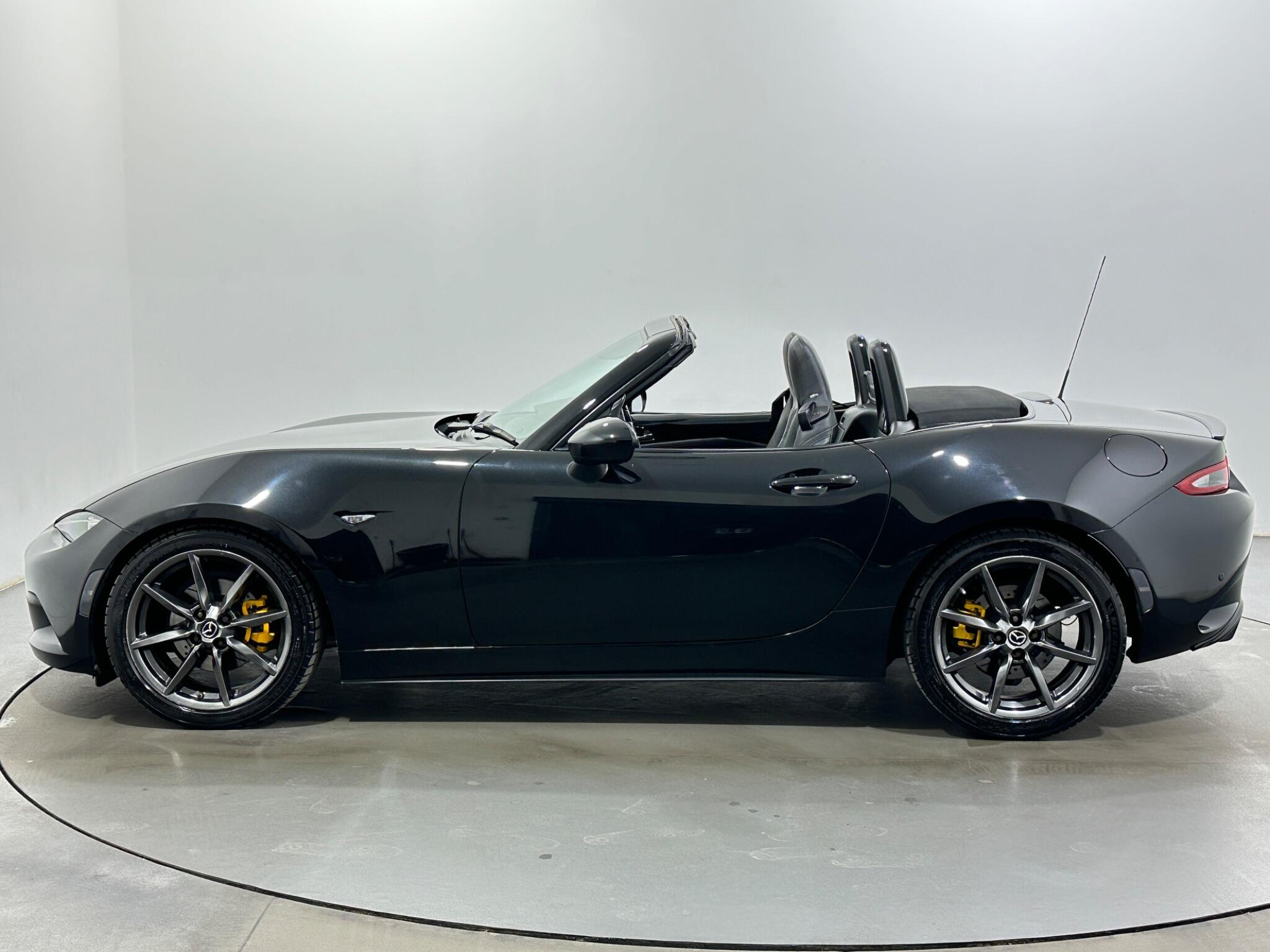 Mazda MX-5 view 5