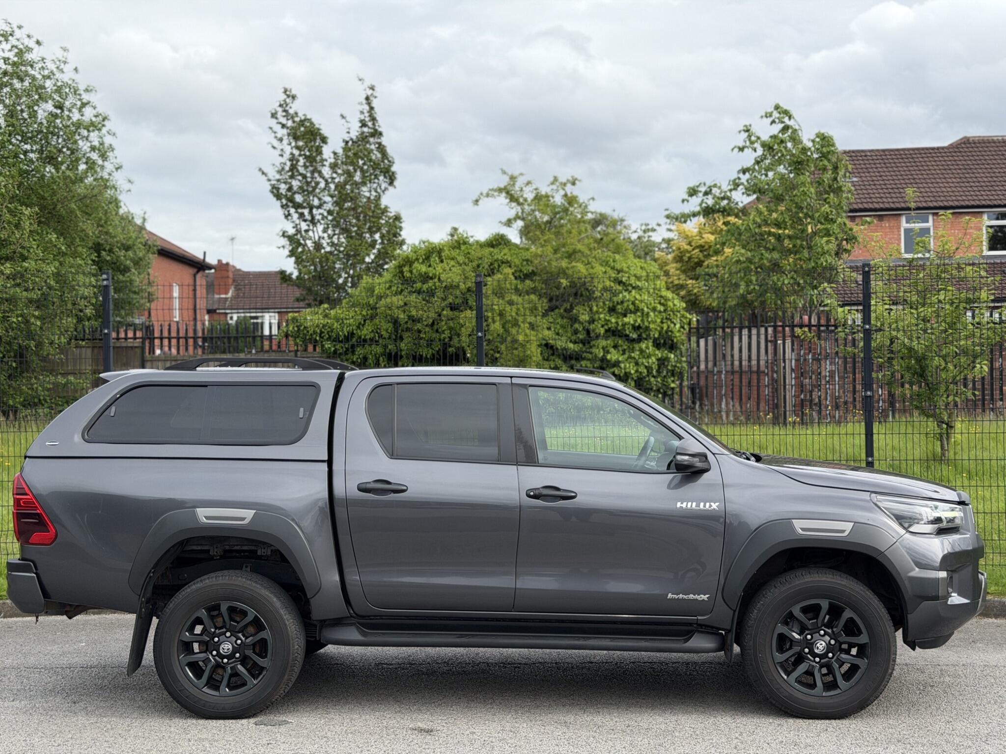 Toyota Hilux view 10