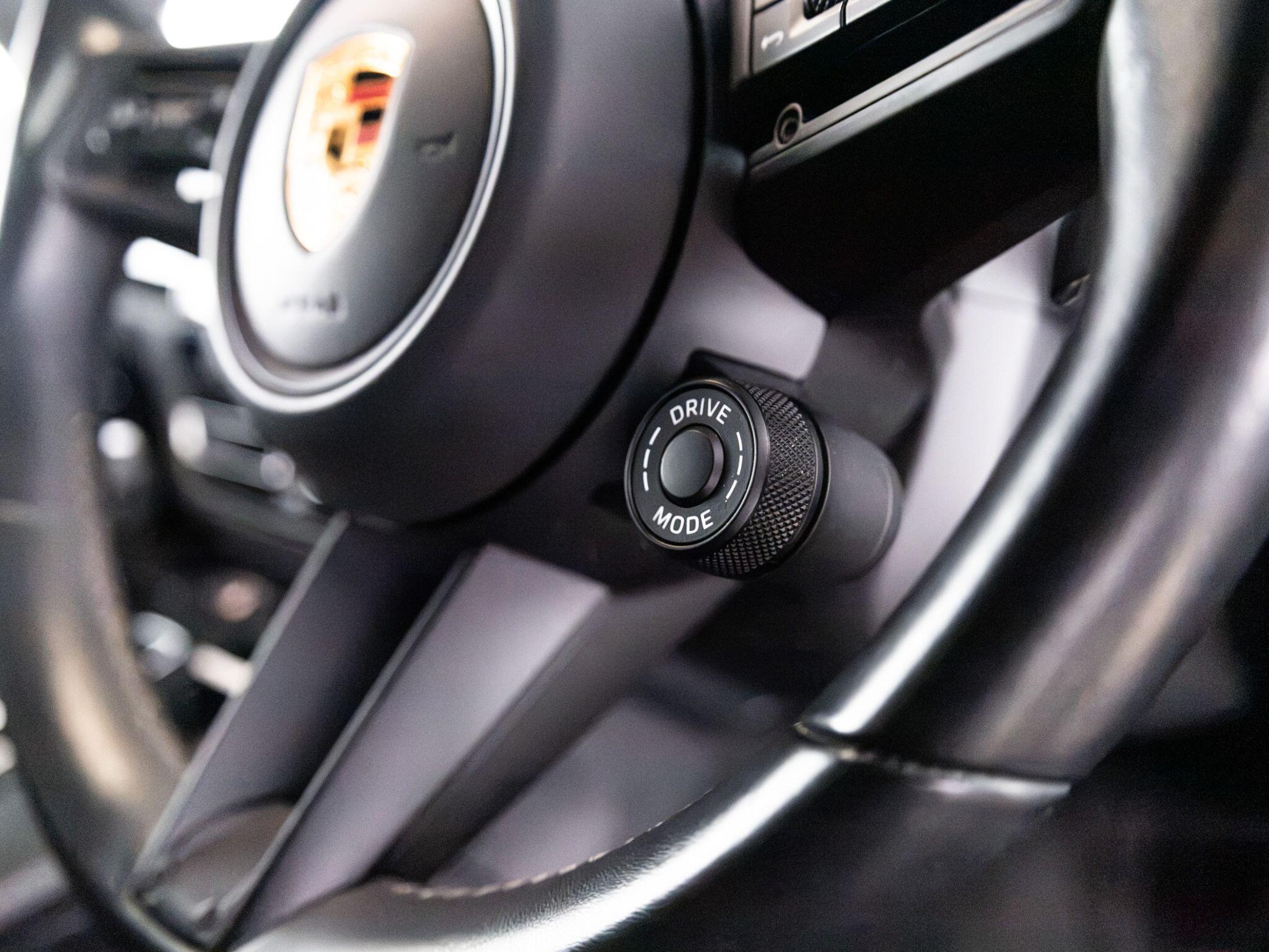 Porsche Macan view 64