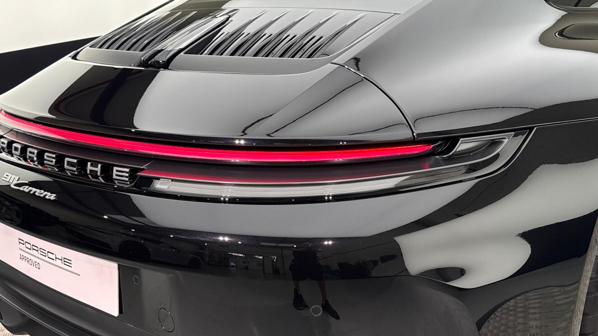 Porsche 911 view 31
