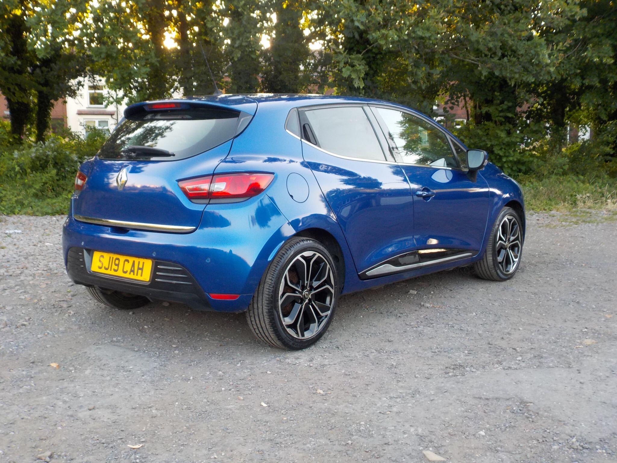 Renault Clio 0.9 TCe Iconic Euro 6 (s/s) 5dr