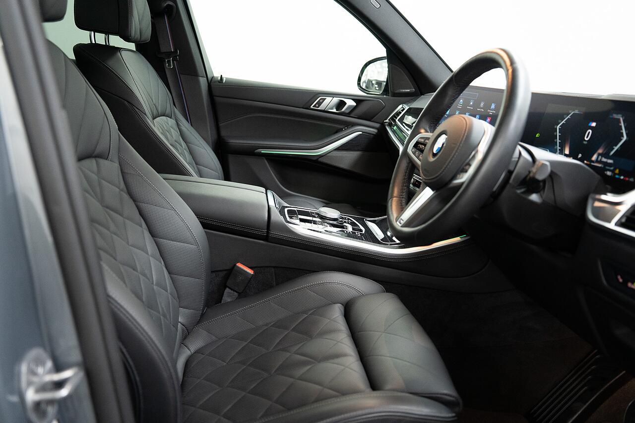 BMW X5 view 5