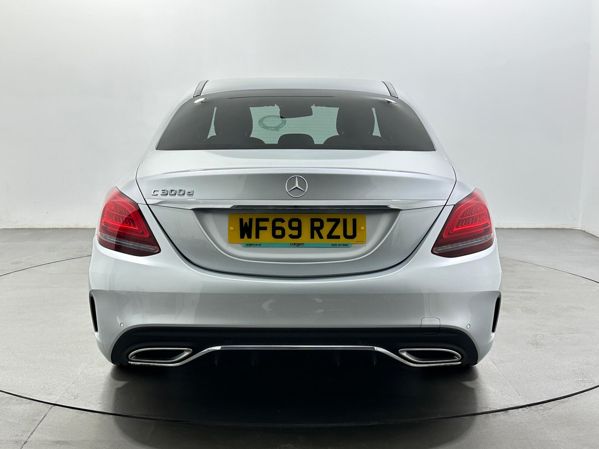 Mercedes-Benz C-Class view 7