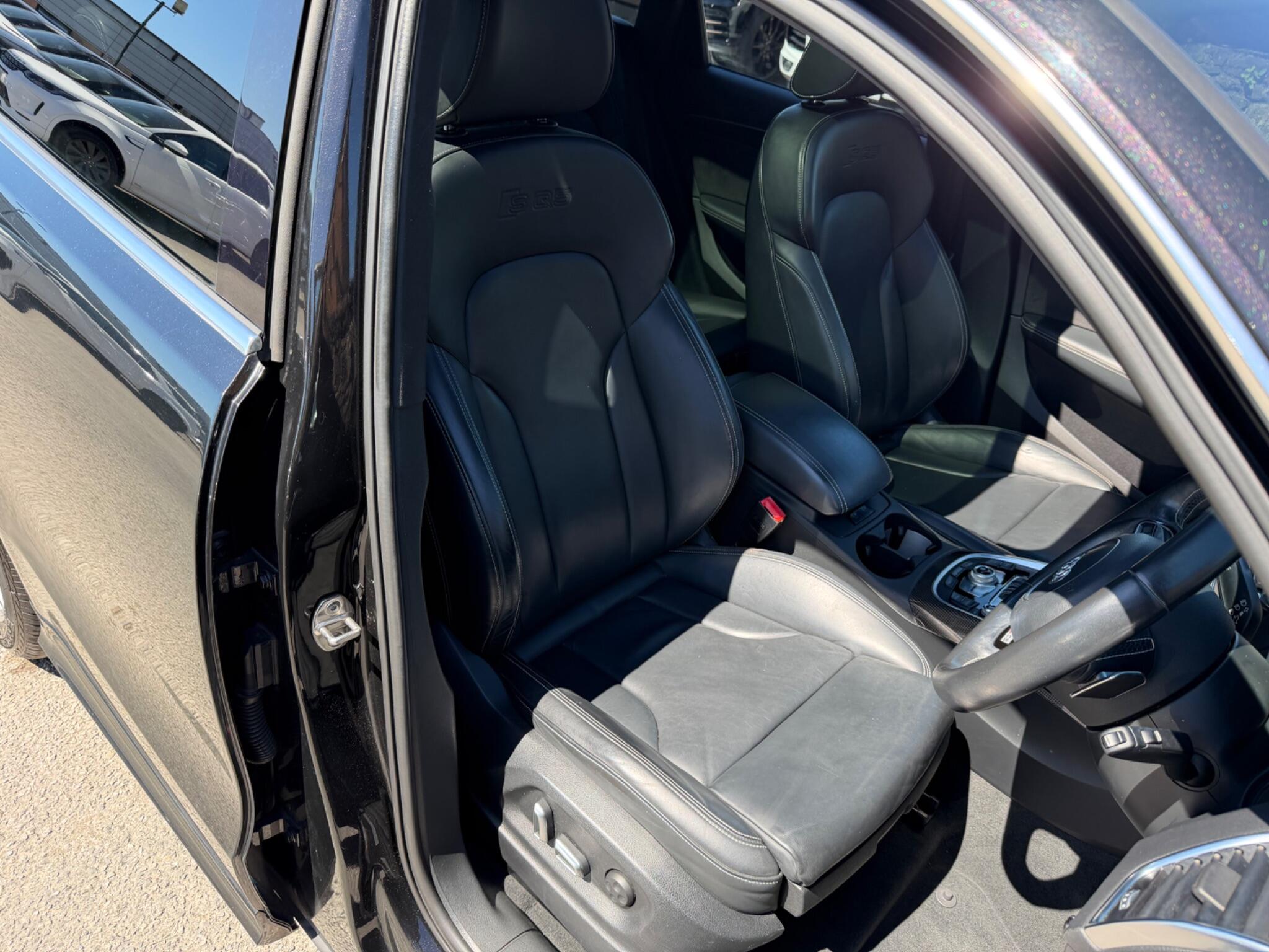 Audi SQ5 view 18