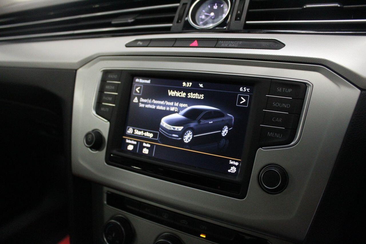 Volkswagen Passat view 41