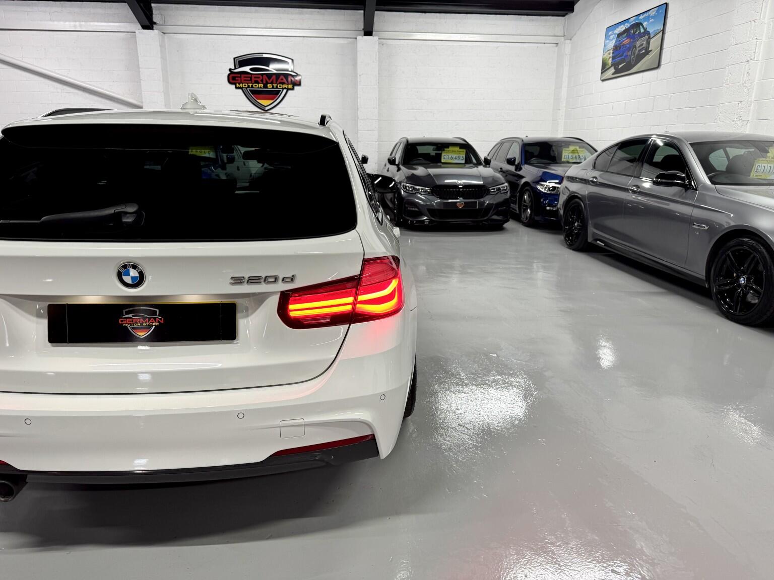 BMW 3 Series view 30