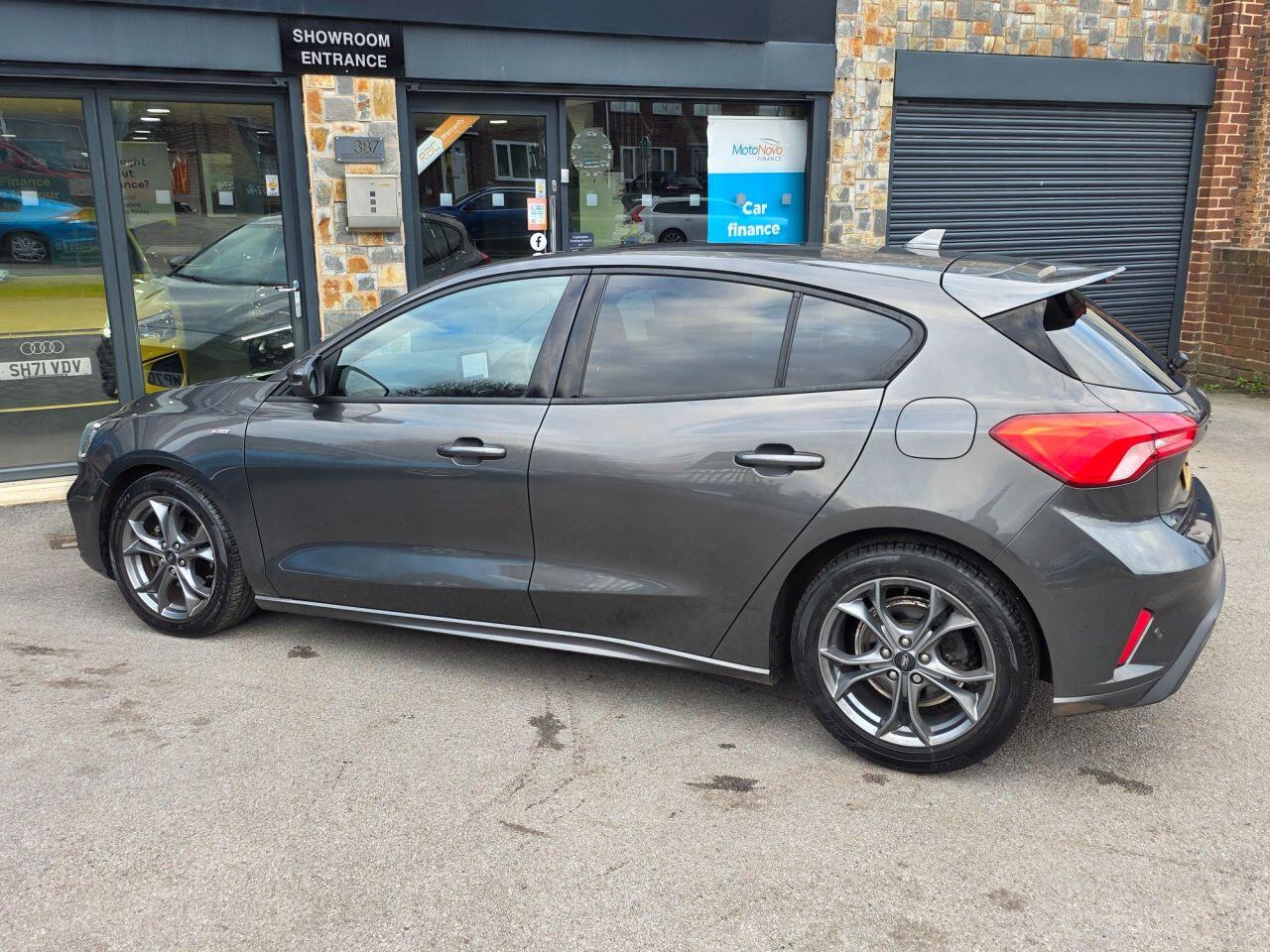 Ford Focus view 30