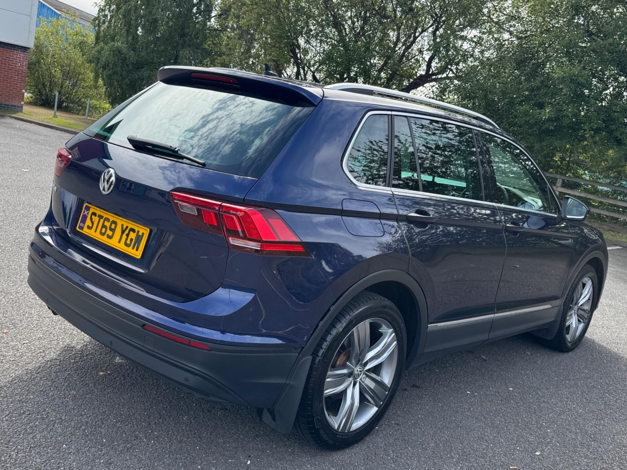 Volkswagen Tiguan view 5