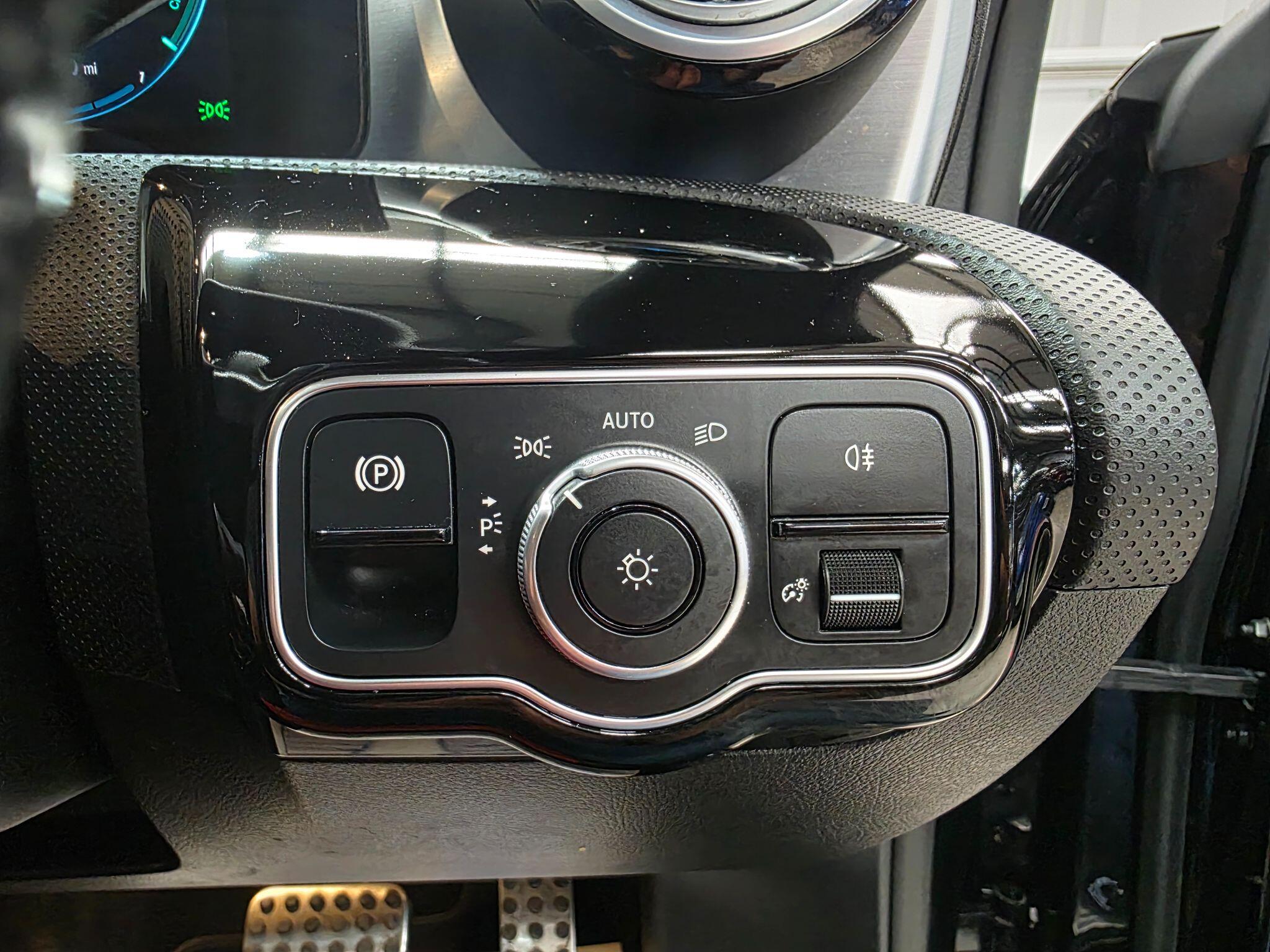 Mercedes-Benz Cla view 18