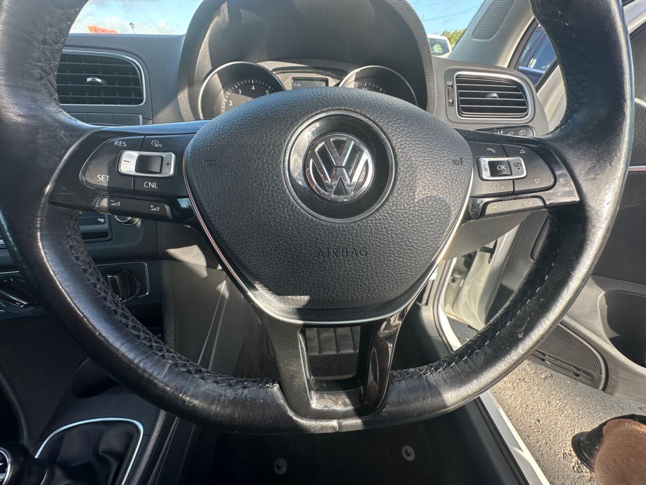 Volkswagen Polo view 42