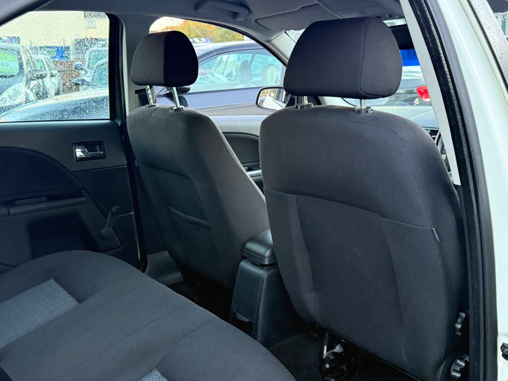 Ford Mondeo - Image 19