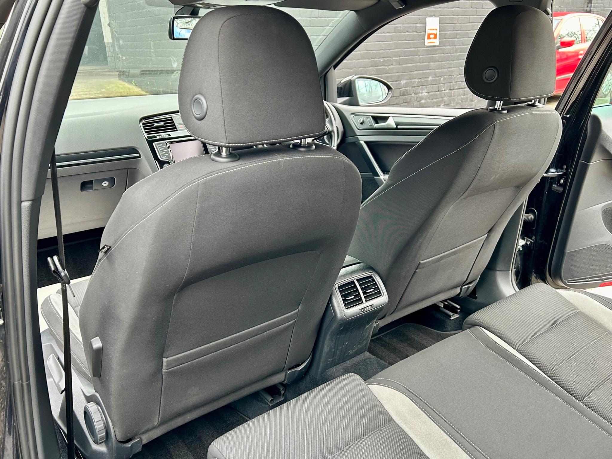 Volkswagen Golf view 17