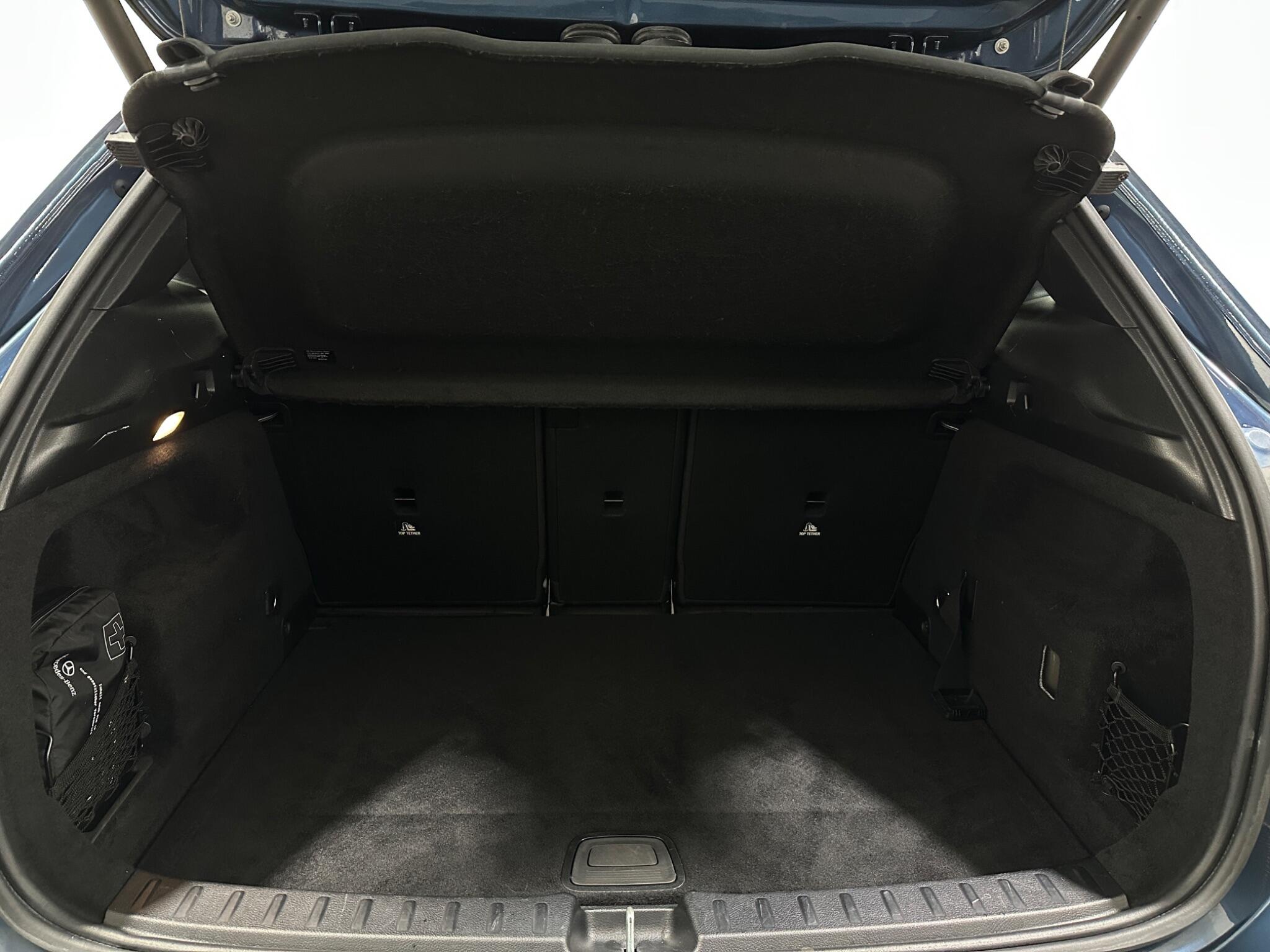 Mercedes-Benz Gla view 49
