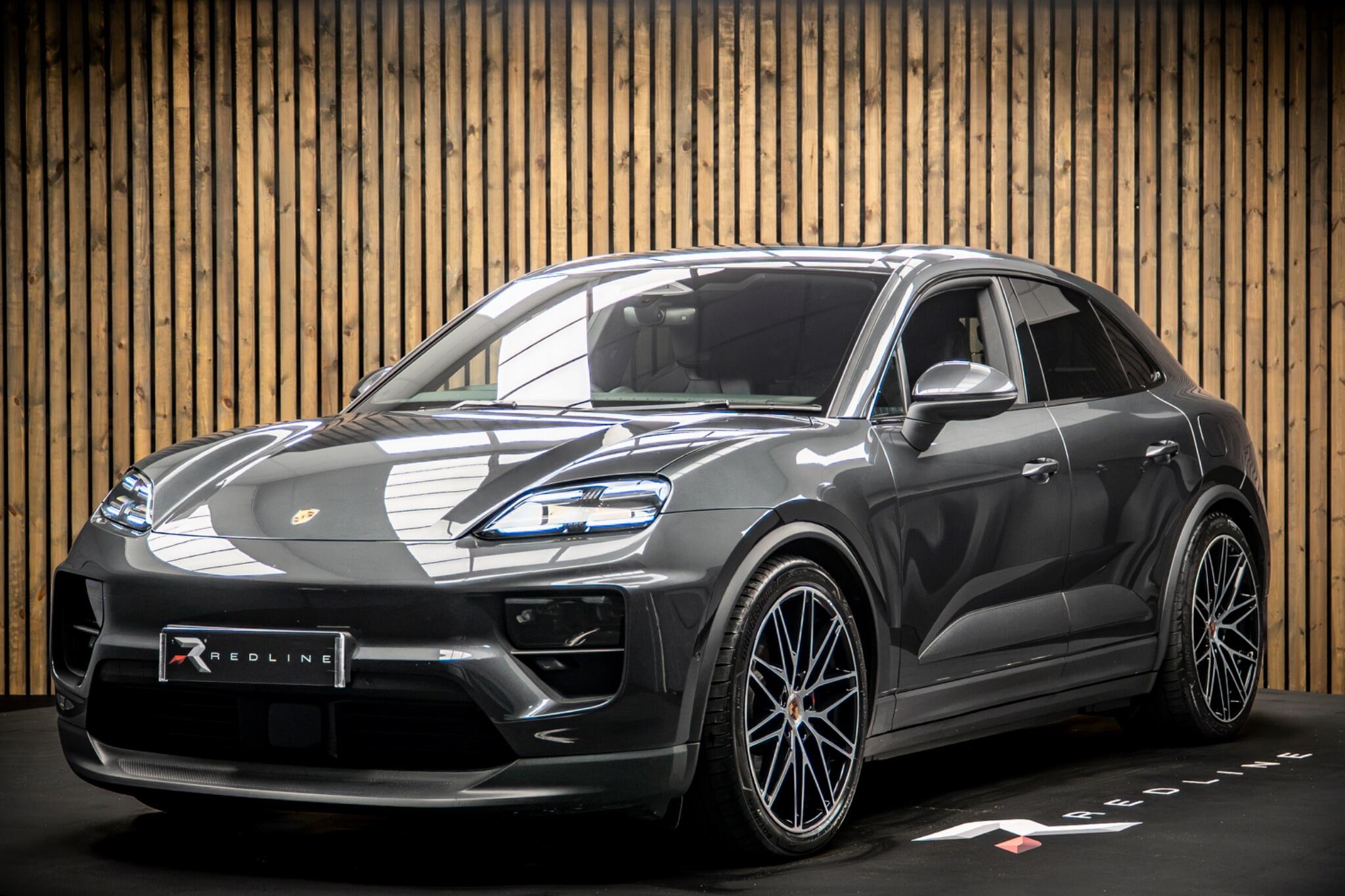Porsche Macan view 8